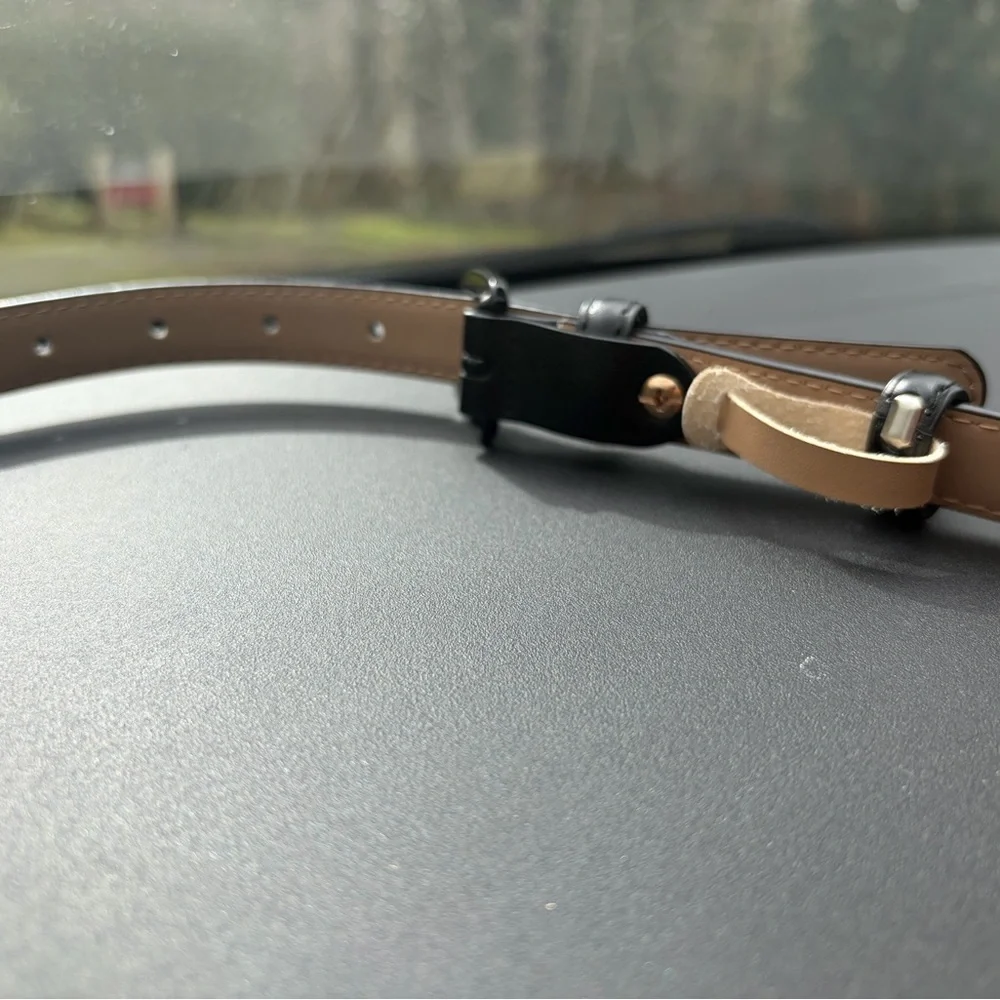 Elegant Black and Tan Women's Belt - Picture 6 of 16